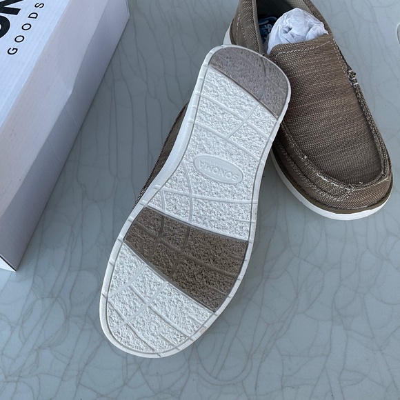 Sonoma tan slip on/loafers/boat shoes Men size 7, new with box - Picture 6 of 7